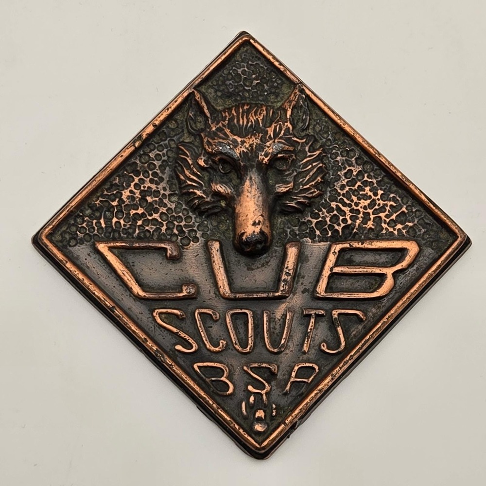 BSA Vintage Cub‎ Scouts Metal Wolf Paperweight Plaque Copper Tone Collectible